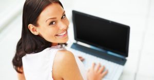 computer_laptop_woman_smile_happy_install-300x157